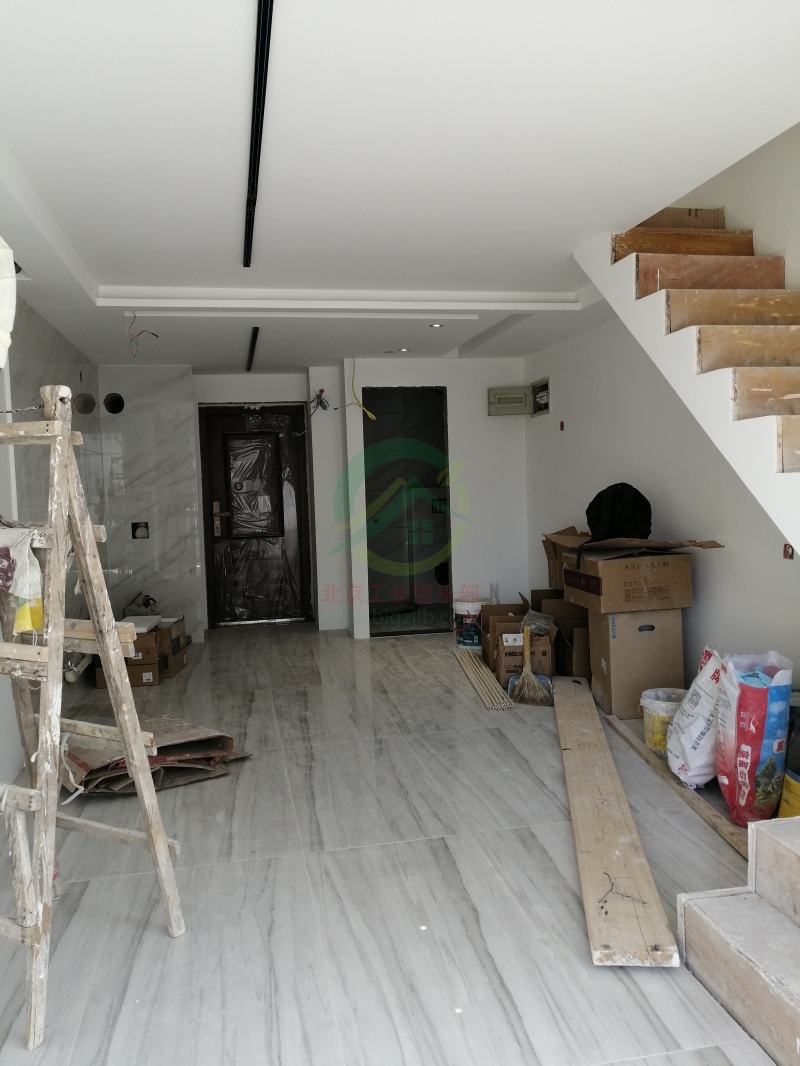 北京市西城区荣丰2008小区工长老房翻新装修施工现场