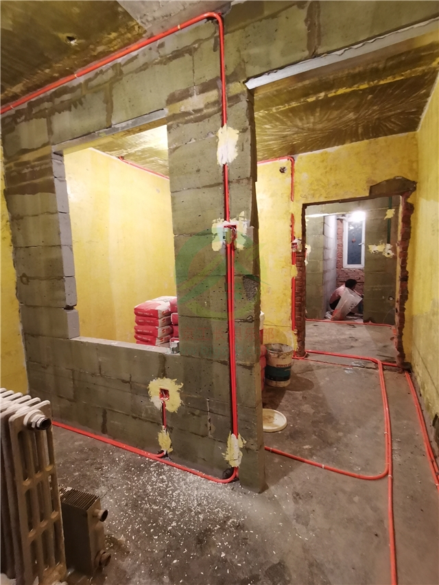 北京市朝阳区管庄西里二居室老房装修施工现场